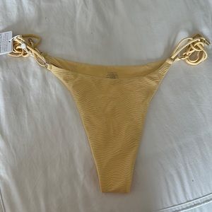 Monday Swimwear Hanalei Bottom in Creme Wave Size V